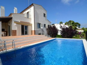 Villa in Estartit with sea beach